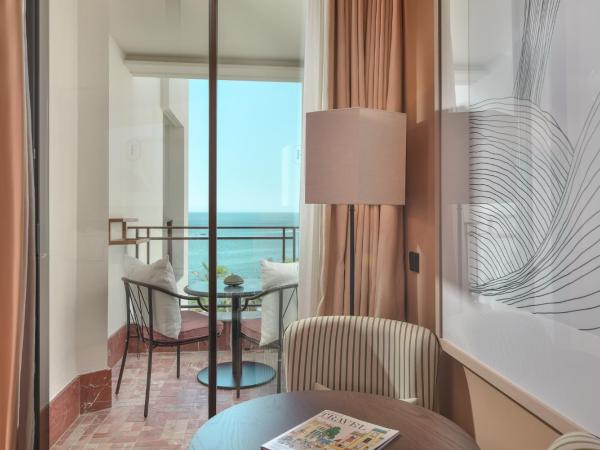 El Fuerte Marbella : photo 2 de la chambre chambre double suprême - vue partielle sur mer