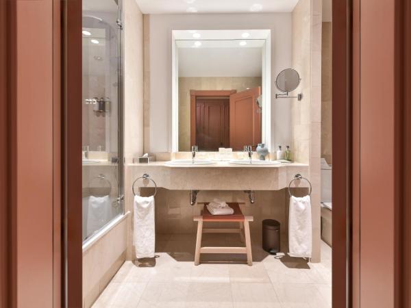 El Fuerte Marbella : photo 3 de la chambre suite junior - vue partielle sur mer (4 adultes)