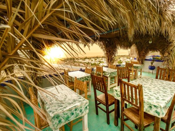 The Rina Hostel : photo 1 de la chambre chambre double avec salle de bains privative