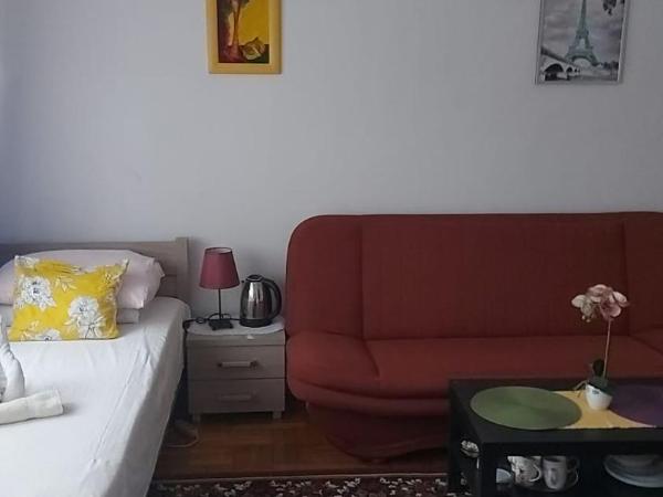 хостел : photo 3 de la chambre chambre familiale avec salle de bains commune