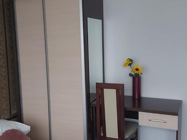 хостел : photo 3 de la chambre chambre triple avec salle de bains commune