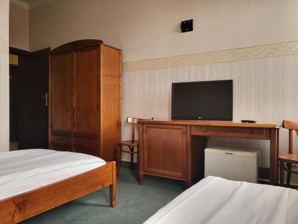 Hostel Bialoleka - Darmowy parking, szybkie Wifi! : photo 8 de la chambre chambre lits jumeaux Économique