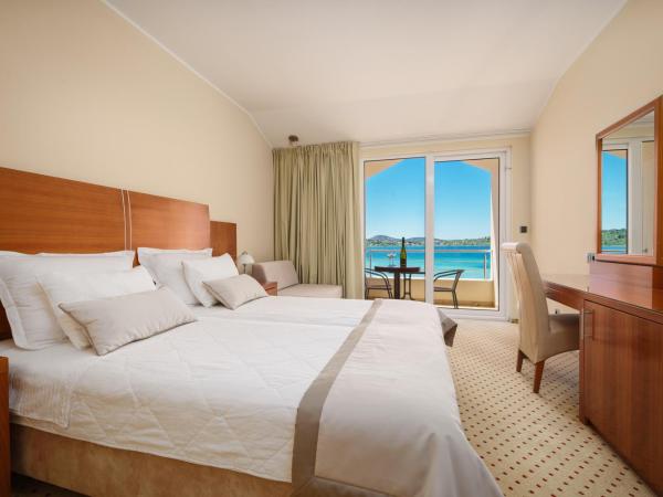 Hotel Duje : photo 4 de la chambre superior double or twin room with balcony and sea view 