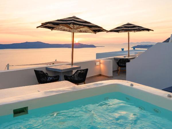 Asha Luxury Suites : photo 1 de la chambre suite inertia avec bain à remous extérieur - vue sur caldeira