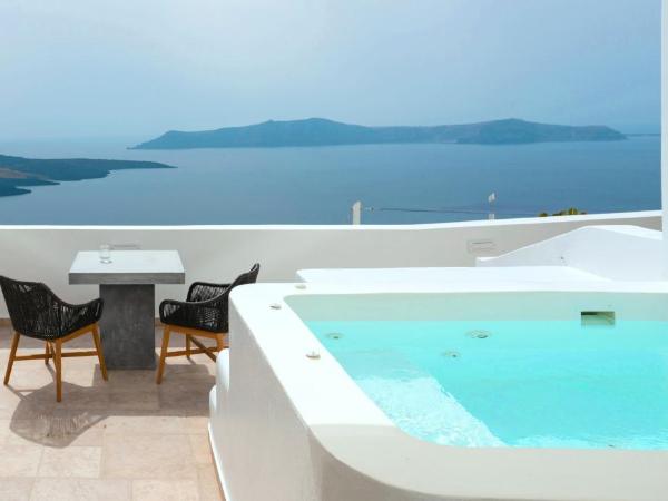 Asha Luxury Suites : photo 1 de la chambre suite motion avec bain à remous extérieur - vue sur caldeira