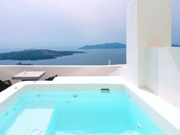 Asha Luxury Suites : photo 2 de la chambre suite motion avec bain à remous extérieur - vue sur caldeira