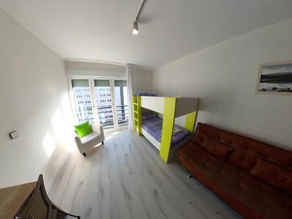 Pensión Pamplonabeds : photo 9 de la chambre chambre quadruple avec salle de bains commune