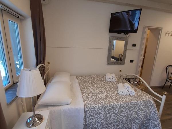 Residenza Le Dimore : photo 5 de la chambre chambre double - vue sur parc