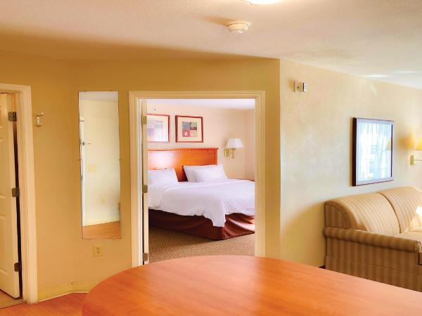 Candlewood Suites San Antonio NW Near SeaWorld, an IHG Hotel : photo 2 de la chambre suite 1 chambre lit king-size
