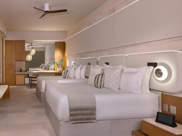 Impression Isla Mujeres by Secrets - Adults Only - All Inclusive : photo 2 de la chambre suite double junior 
