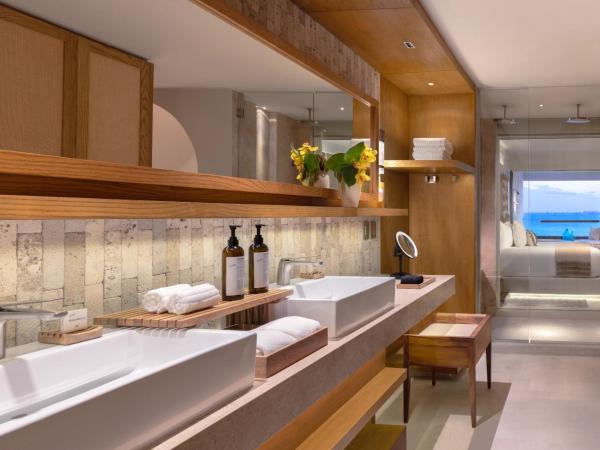 Impression Isla Mujeres by Secrets - Adults Only - All Inclusive : photo 3 de la chambre suite junior double signature avec bain à remous - vue sur océan