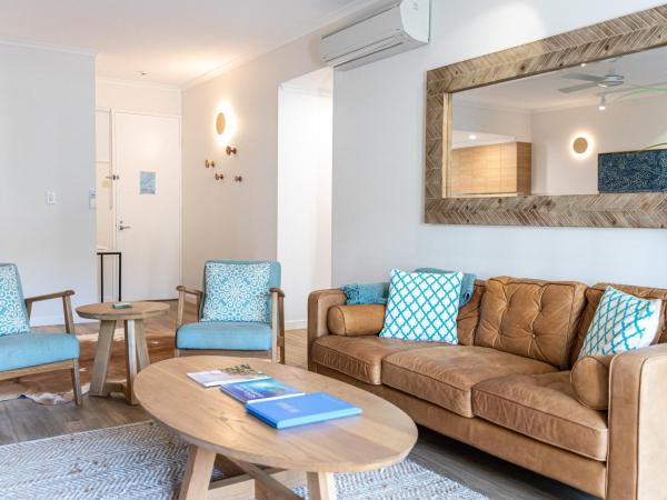 Beaches Holiday Apartments - Official Onsite Reception & Check In : photo 10 de la chambre deluxe two-bedroom apartment with pool deck access