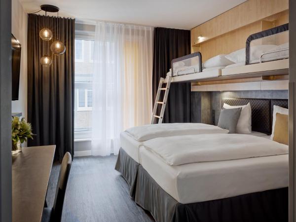 THE SCOTTY Hotel Hamburg : photo 1 de la chambre familienzimmer mit wand-klappbetten