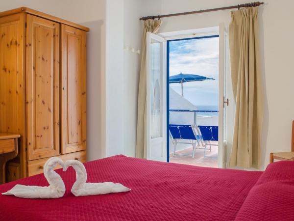 Hotel Regina del Mare : photo 1 de la chambre chambre double supérieure - vue sur mer