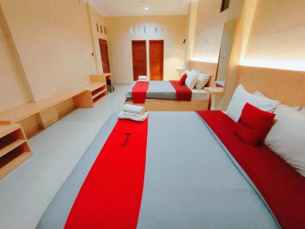 RedDoorz near Jogja National Museum : photo 1 de la chambre chambre familiale