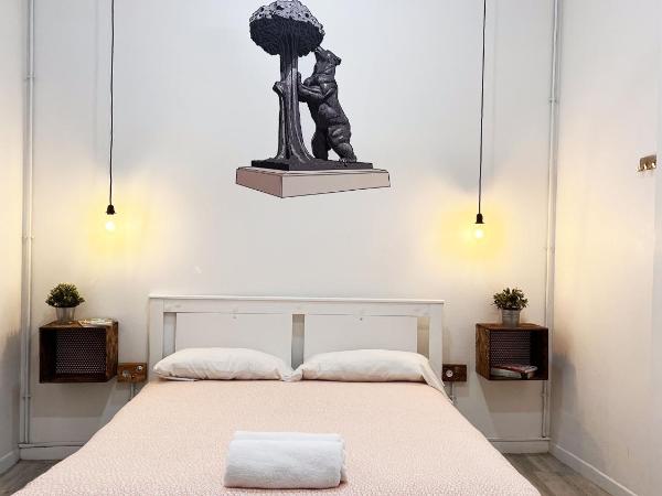 Way Hostel Madrid : photo 5 de la chambre chambre triple avec salle de bains privative