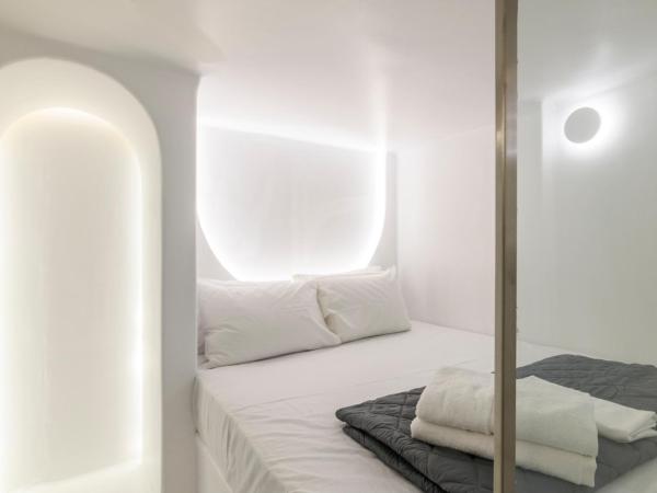 MyCocoon Hostel : photo 1 de la chambre petite chambre double