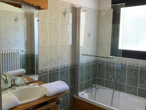 Hotel Le Concorde : photo 5 de la chambre chambre double ou lits jumeaux supérieure - vue sur montagnes