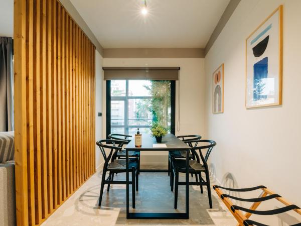 Athesense Suites : photo 9 de la chambre suite deluxe avec balcon - vue sur acropole