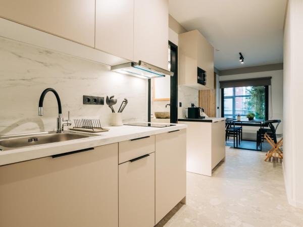 Athesense Suites : photo 7 de la chambre suite deluxe avec balcon - vue sur acropole