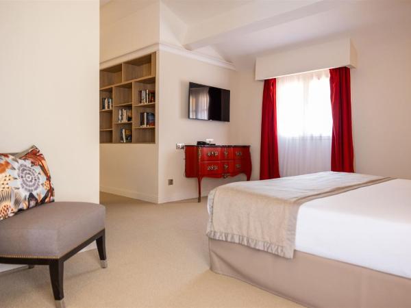 Hôtel Des Gouverneurs : photo 4 de la chambre suite familiale