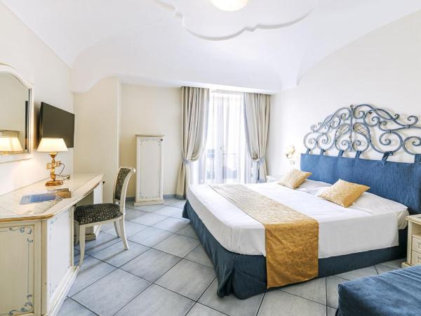 Hotel Nettuno : photo 4 de la chambre chambre double supérieure avec balcon - vue sur mer