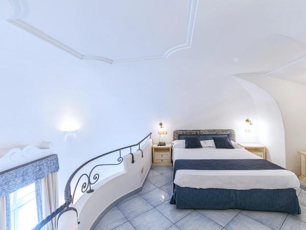 Hotel Nettuno : photo 1 de la chambre chambre familiale