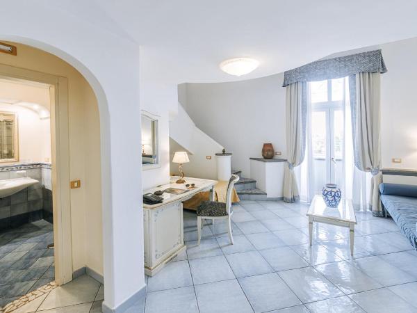 Hotel Nettuno : photo 7 de la chambre chambre familiale