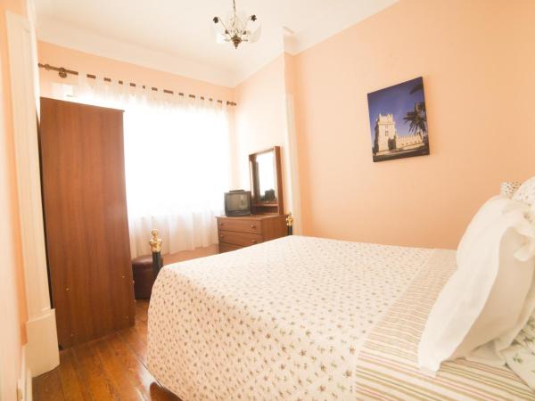 Residencial Valentina : photo 1 de la chambre chambre double ou lits jumeaux avec salle de bains commune