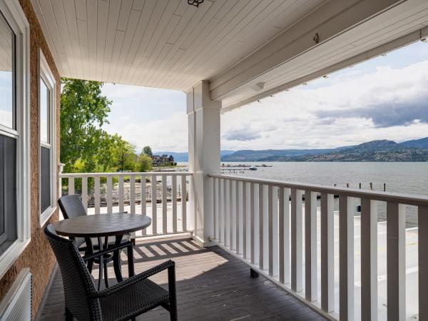 Hotel Eldorado at Eldorado Resort : photo 6 de la chambre petite chambre lit queen-size - vue sur lac
