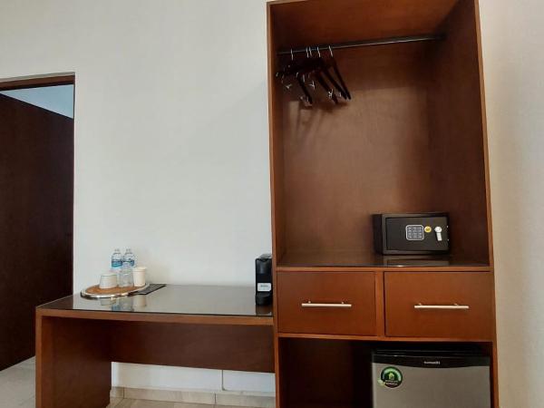 Casa Allende Morelia : photo 3 de la chambre chambre double deluxe avec douche