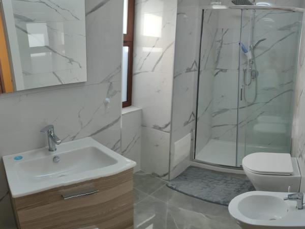 B&B S Home : photo 8 de la chambre chambre lits jumeaux avec salle de bains