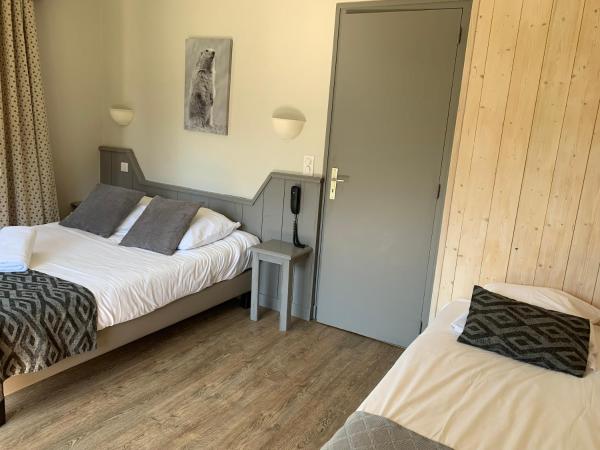 Hotel Le Concorde : photo 4 de la chambre chambre triple avec baignoire