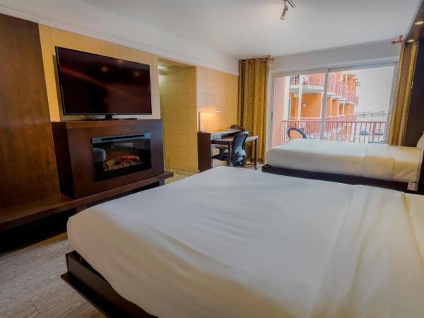 LHotelQuébec : photo 4 de la chambre chambre avec 2 lits queen-size et kitchenette