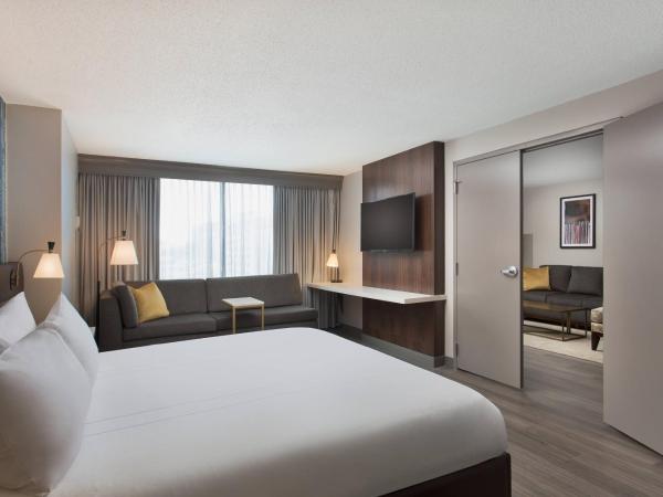 Nashville Marriott at Vanderbilt University : photo 4 de la chambre 1 bedroom suite, king bed with mclub access