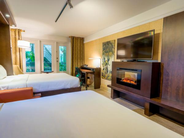 LHotelQuébec : photo 4 de la chambre chambre avec 2 lits queen-size et terrasse