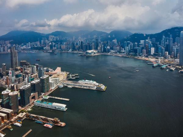 The Ritz-Carlton Hong Kong : photo 3 de la chambre chambre lit king-size deluxe - victoria harbour