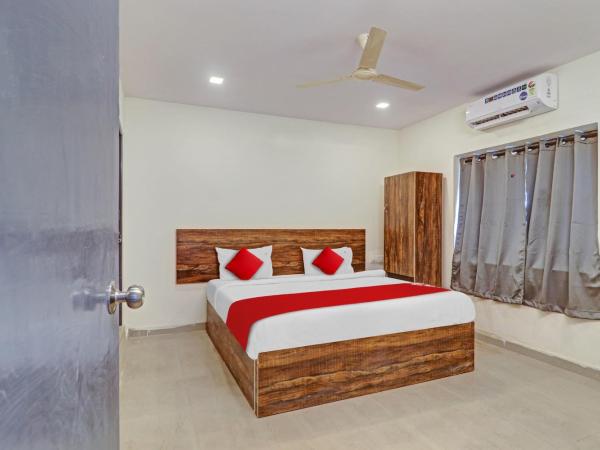 OYO Flagship 81135 Hotel R Square Inn : photo 3 de la chambre chambre triple classique