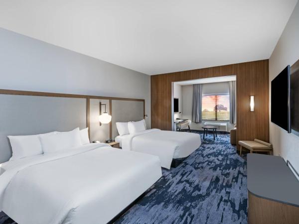 Fairfield Inn & Suites Houston Memorial City Area : photo 5 de la chambre suite avec 2 lits queen-size et 1 canapé-lit