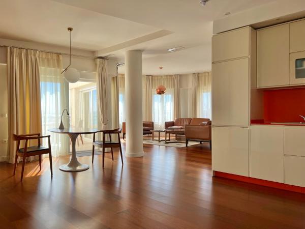 Plaza Mina Suites - Adults Recommended by Luxury Suites Cadiz : photo 7 de la chambre atico gran lujo vista mar - 2 dormitorios