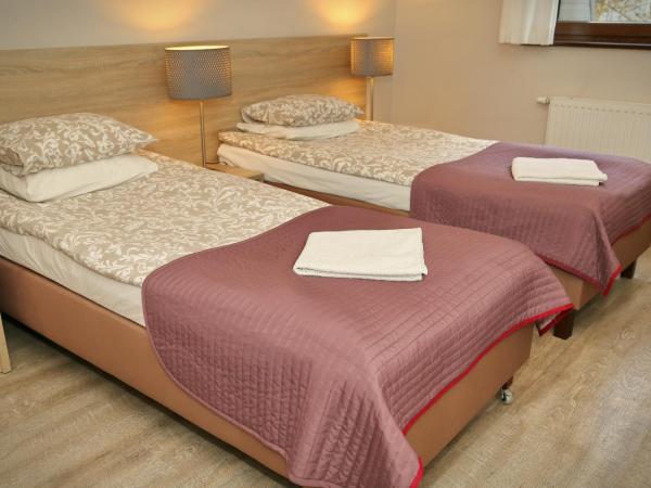 B & B Tomula : photo 5 de la chambre chambre lits jumeaux avec salle de bains privative