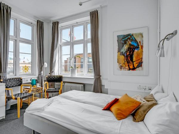 Villa Gertrud : photo 2 de la chambre chambre - vue sur le port