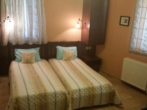 Minos Pension : photo 6 de la chambre chambre lits jumeaux