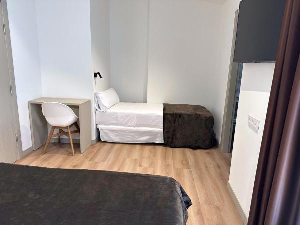 Hotel BESTPRICE Valencia : photo 2 de la chambre chambre triple deluxe