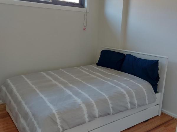 Maruve Guesthouse 12 min from Melb airport : photo 7 de la chambre chambre double avec salle de bains privative