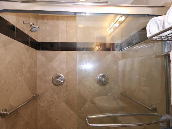 Hyde Park Hotel : photo 9 de la chambre chambre lit king-size avec baignoire spa