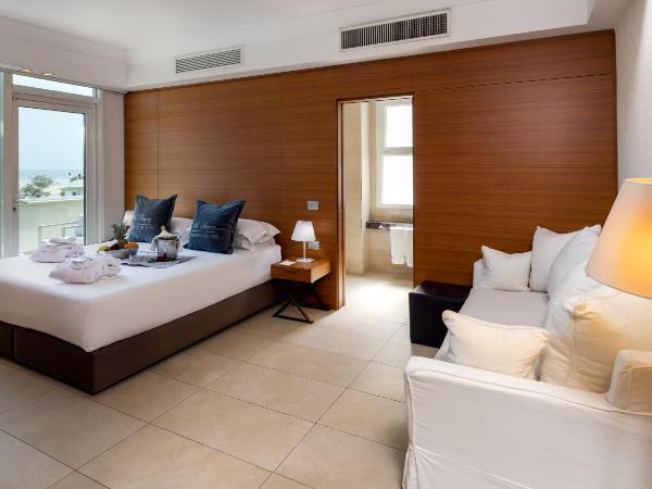 Best Western Maison B Hotel : photo 4 de la chambre suite junior avec jacuzzi - vue sur mer