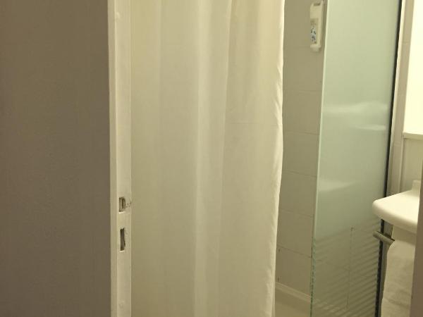 Hotel Ibis Budget Nice Palais Nikaia : photo 4 de la chambre chambre triple