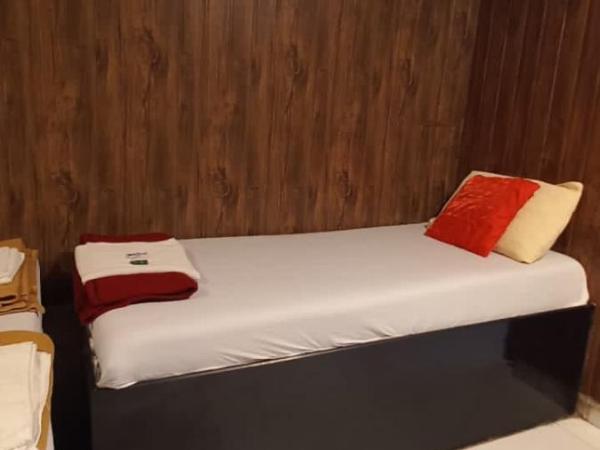 Hotel Janata : photo 5 de la chambre chambre deluxe avec 2 lits queen-size