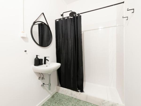 Cheese & Wine Lapa : photo 7 de la chambre chambre double avec salle de bains privative extérieure